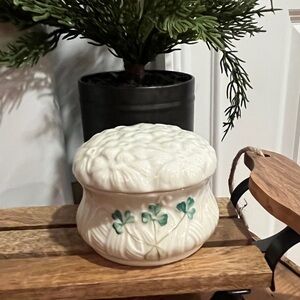 Belleek Daisy Embossed Trinket Box